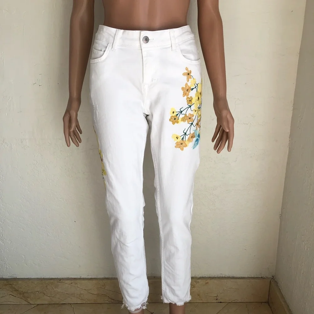 Zara Basic Denim White Embroidered Skinny Jeans Pants Women’s Size 8 Elastic